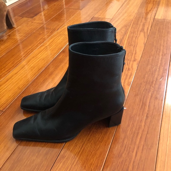 Stuart Weitzman Square Toed Classic Boot - Picture 2 of 5